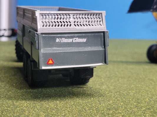 Bearclaw 1850 Silage Trailer 1/64th